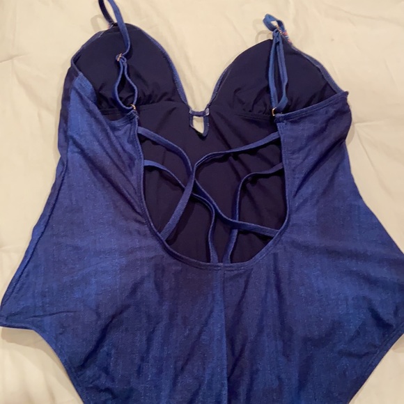 Design lab one piece bathing suit - Picture 2 of 2